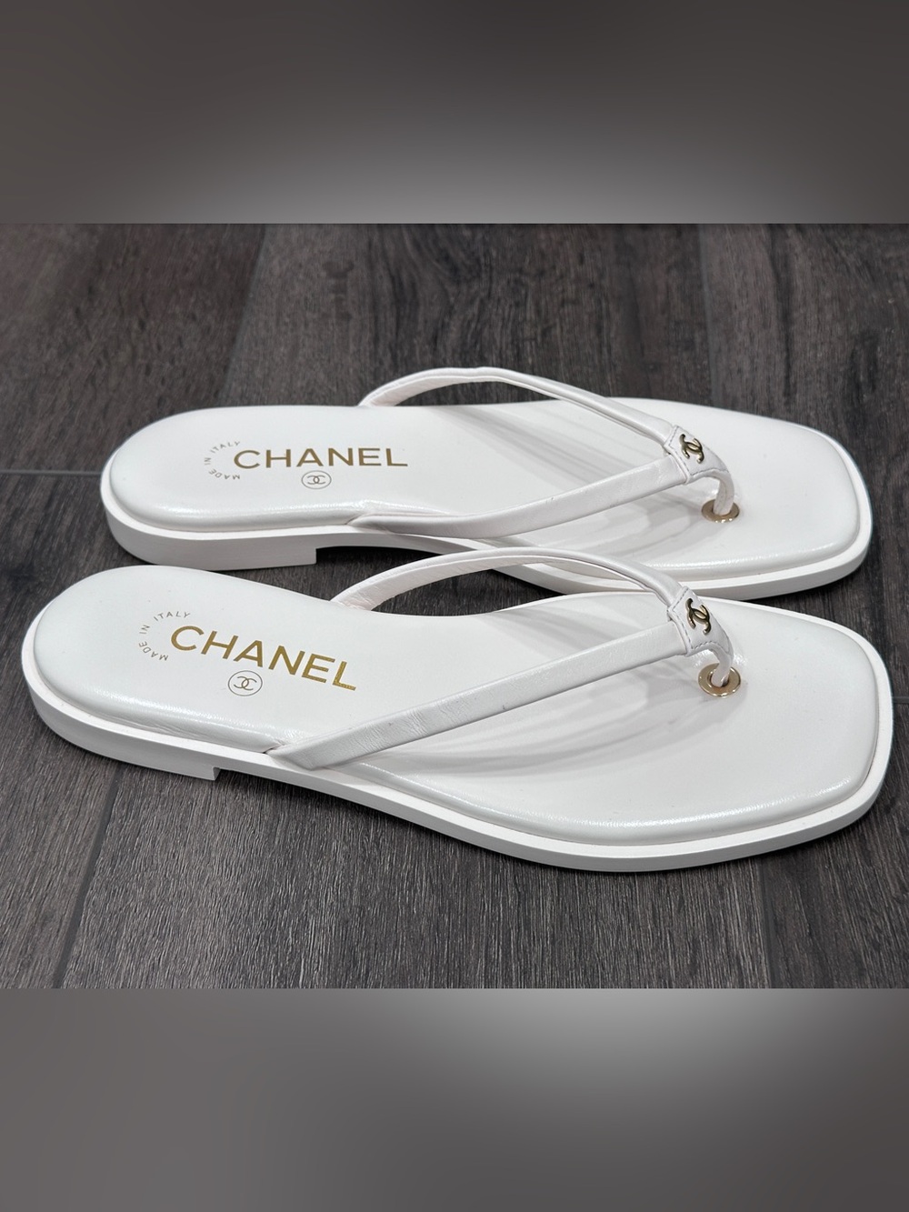 2026 CHANEL IVORY MILKY WHITE leather GOLD CC Logo FLIP FLOP Slides Sandals 36.5 - Picture 4 of 16